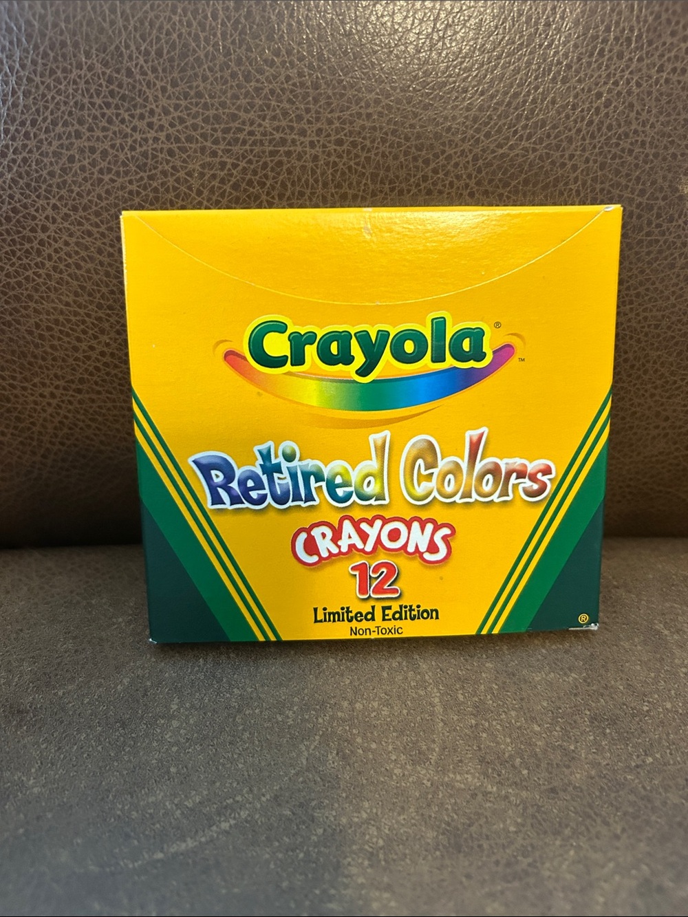 Crayola Retired Colors 12-Crayon Box - Yellow & Green Packaging